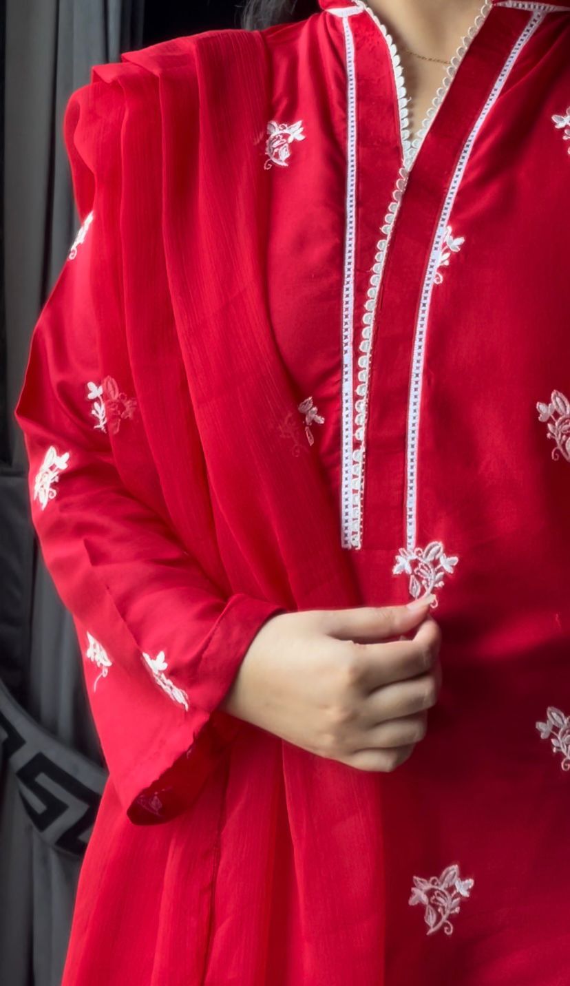 LILLY EMBROIDERY 3PC