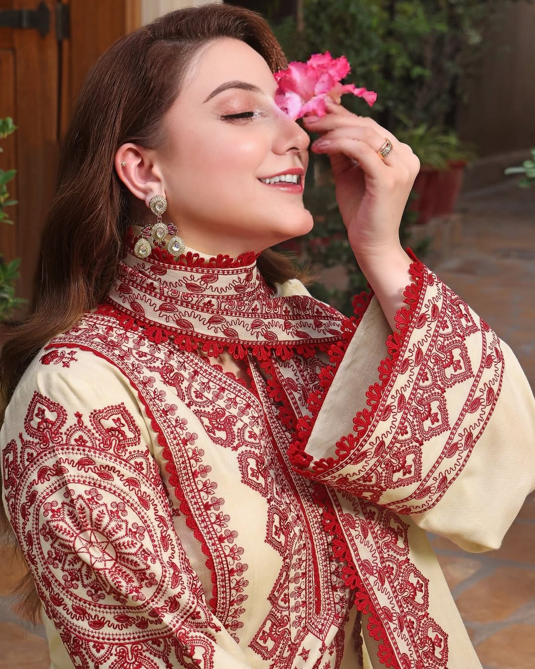 Embrace Embroidered 3pc