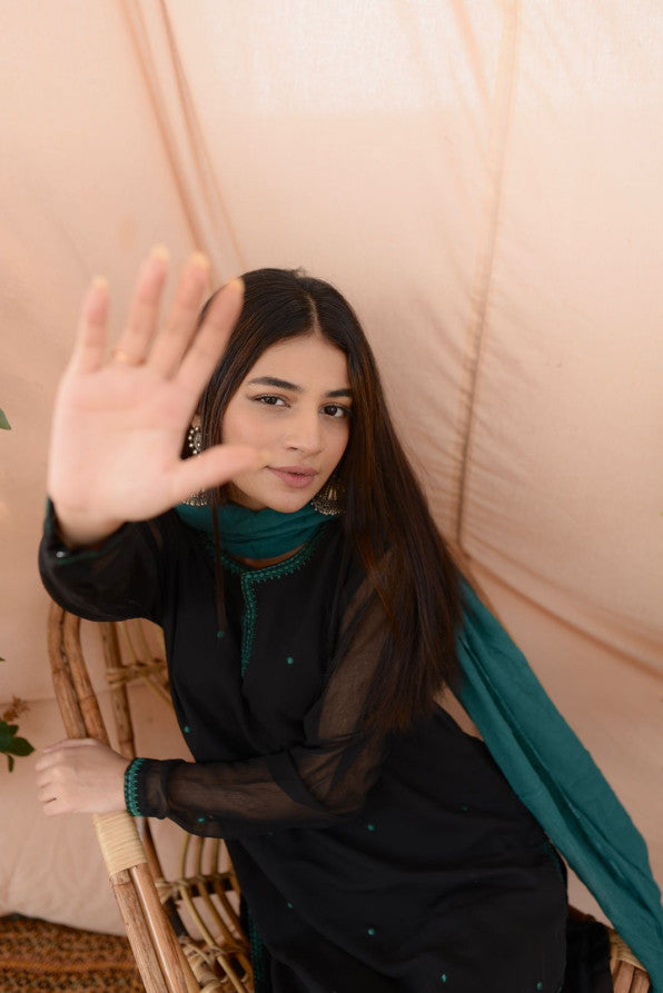 BLACK GREEN EMB DRESS