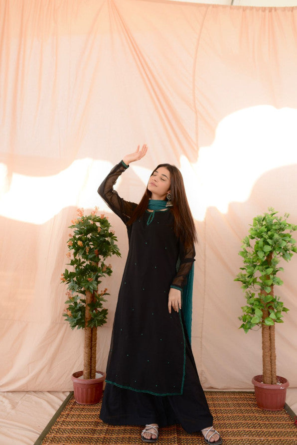 BLACK GREEN EMB DRESS